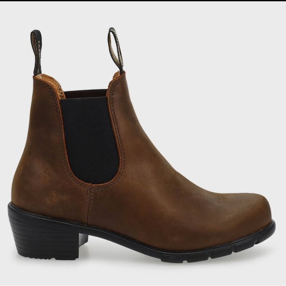 Women’s Heeled Blundstones- antique brown
